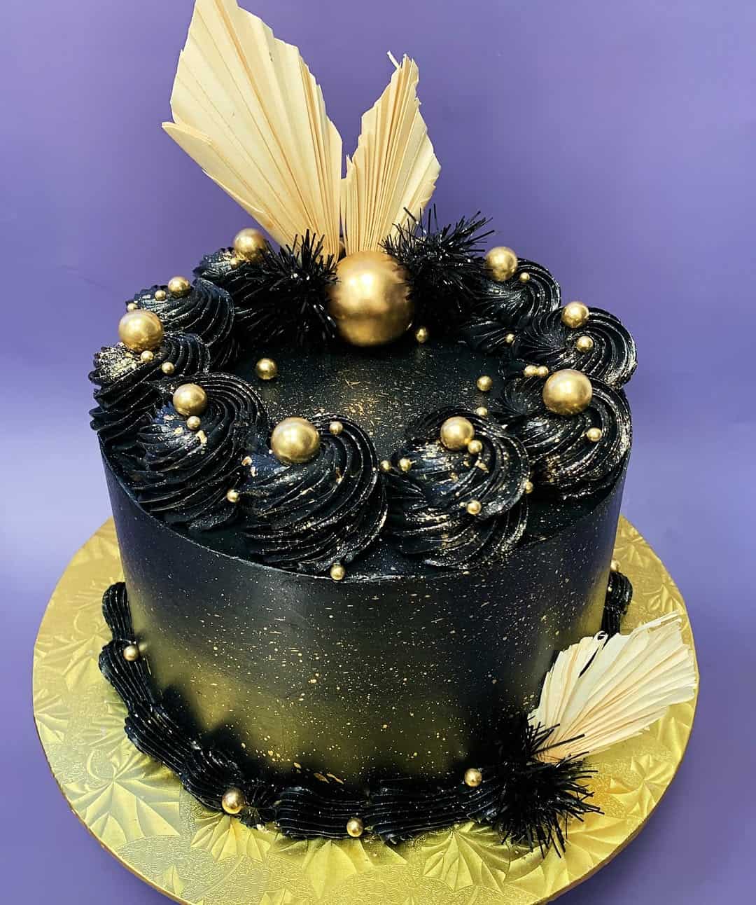 black buttercream cake 4